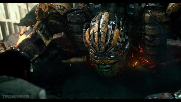 Transformers The Last Knight Theatrical Trailer HD Screenshot Gallery 473 (473 of 788)